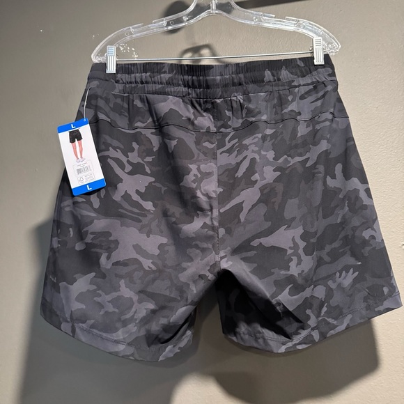 Tuff Athletics Gray Camo Athletic Shorts Size Large - Picture 2 of 11